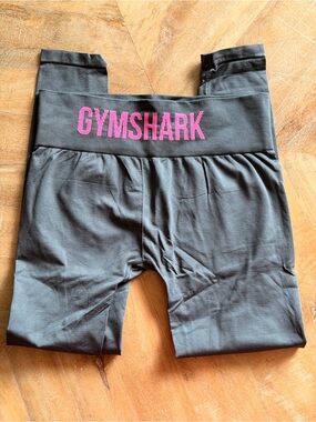 Gymshark Mid Rise Charcoal/Pink leggings